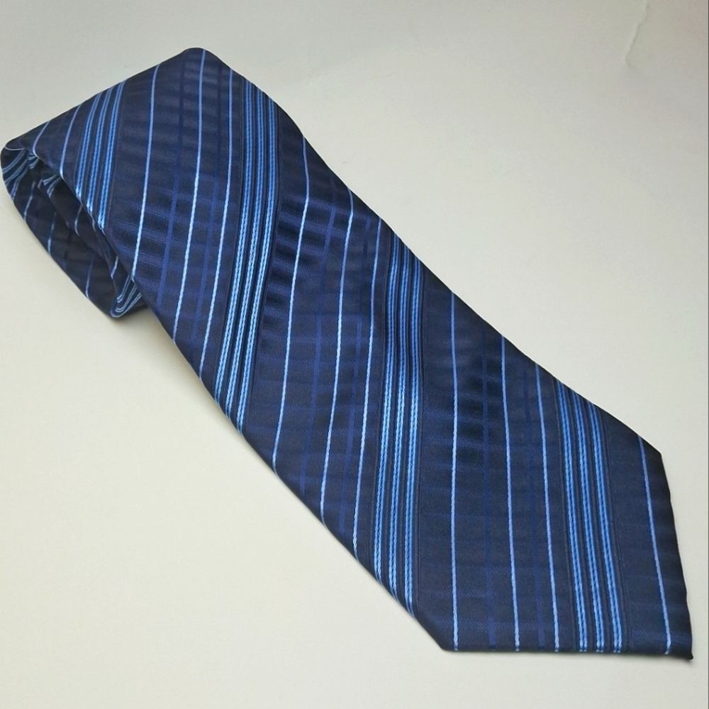 Dolce Gabbana 100% Silk Men's Necktie ITALY Classic Blue Stripe Preppy Neck Tie